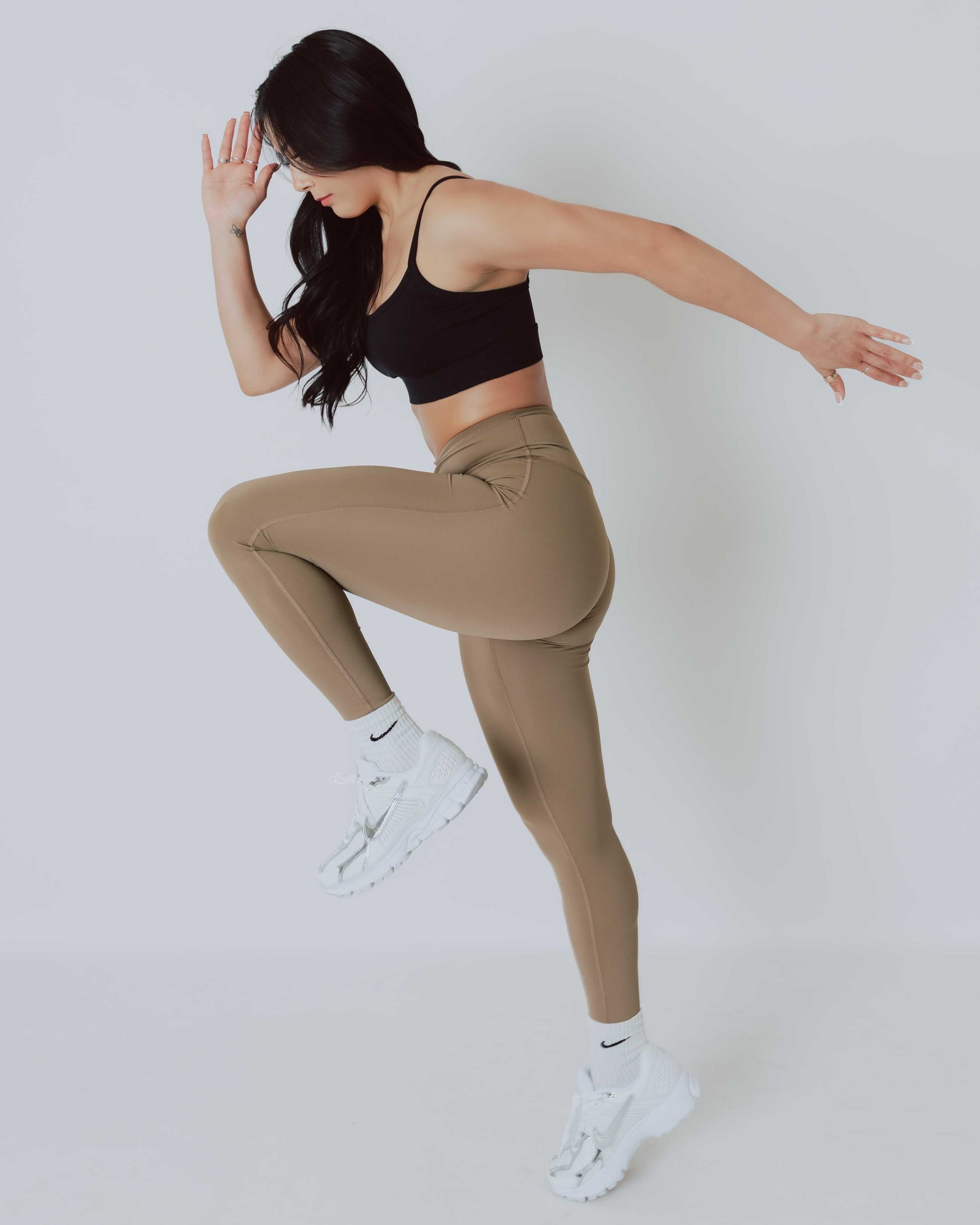 Essence Leggings - RENOVA